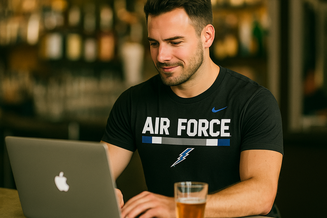Air Force Falcons NCAA UK Medium Nike Team DNA Legend Performance T-Shirt – Black (UK Stock) - UKASSNI