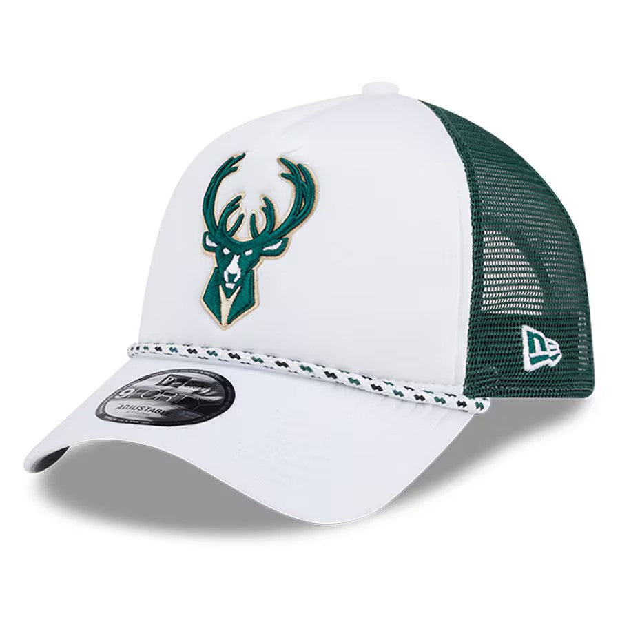 Milwaukee Bucks NBA New Era Court Sport Foam A-Frame 9FORTY Adjustable Trucker Hat - White/Hunter Green - UKASSNI