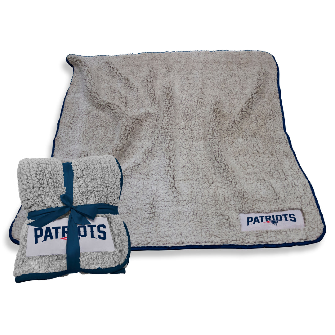 New England Patriots 50" x 60" Frosty Fleece Throw Blanket - UKASSNI