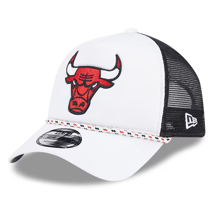 Chicago Bulls New Era Court Sport Foam A-Frame 9FORTY Adjustable Trucker Hat - White/Black - UKASSNI