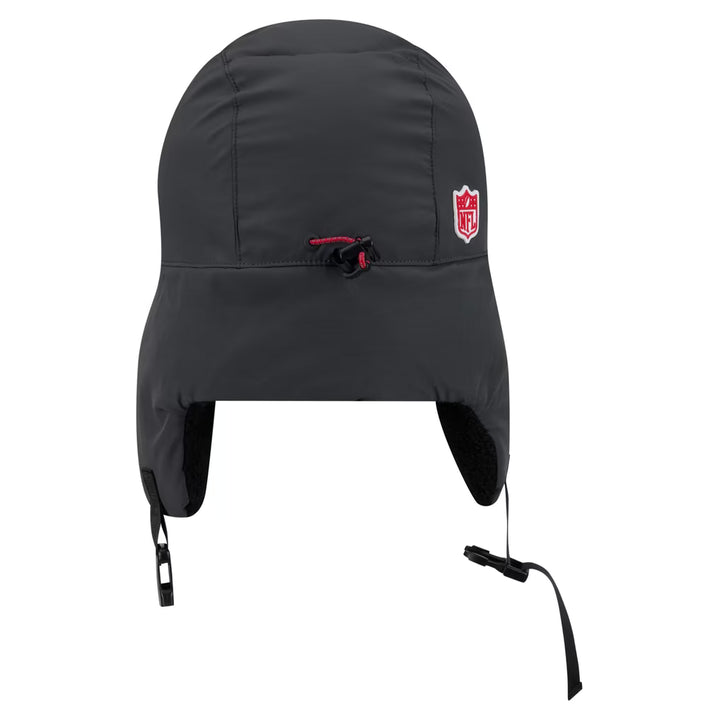 Kansas City Chiefs Hat – NFL New Era 2026 Sideline Cold Weather Trapper – Charcoal (USA Sourced)